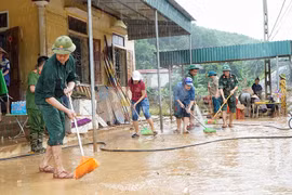 Khẩn cấp khắc phục hậu quả mưa lũ: Không để người dân thiếu đói, bùng phát dịch bệnh