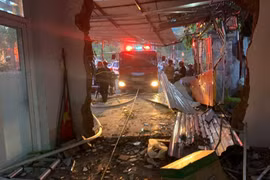 Nha Trang: Xe tải lao vào nhà dân, 1 người chết, 3 người bị thương