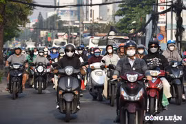 Lưu lượng giao thông tăng cao dịp cuối năm, người dân 'hiến kế' giúp giảm ùn tắc