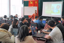 Hơn 50 người làm báo Điện Biên cập nhật kỹ năng viết kịch bản và biên tập số