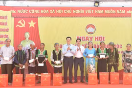 Phó Thủ tướng Mai Văn Chính dự ngày hội đại đoàn kết toàn dân tộc tại xã Bắc Khánh Vĩnh,  Khánh Hòa