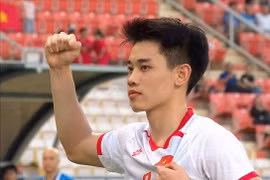 Đình Bắc lập cú đúp, U22 Việt Nam thắng trận ra quân Sea Games