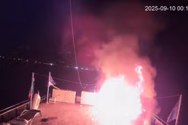 Video tàu cứu trợ Gaza lại bị tấn công bằng drone tại Tunisia