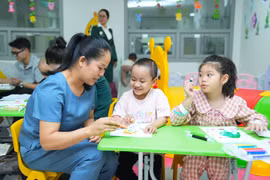 Áp lực chi phí thuốc vượt ngưỡng, bảo hiểm y tế đứng trước bài toán 'sinh tử'
