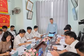 Sáp nhập hành chính, giáo viên bị ‘treo’ lương 2 tháng