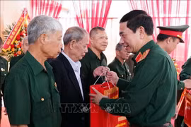Đại tướng Phan Văn Giang chung vui Ngày hội Đại đoàn kết toàn dân tộc tại Thái Nguyên