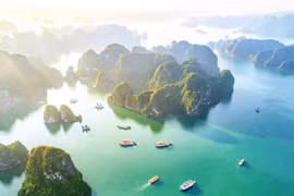 Khách mua vé tham quan vịnh Hạ Long phải cung cấp thông tin nhận diện