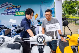 Năm học mới, phụ huynh và học sinh rộn ràng “chốt đơn” VinFast Evo Lite Neo