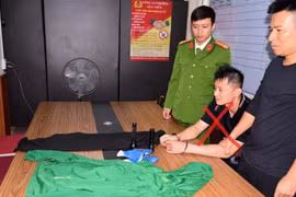 Bắt giữ đối tượng người nước ngoài đập hàng loạt kính ô tô để trộm cắp tài sản