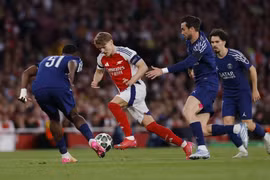 Bán kết Champions League: Arsenal gục ngã trước PSG ngay trên sân nhà