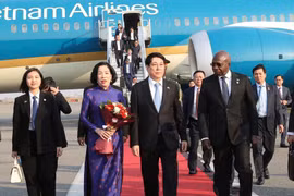 Chủ tịch nước Lương Cường bắt đầu chuyến thăm cấp Nhà nước Cộng hòa Angola