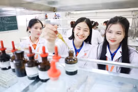 Quan điểm Bộ GD&ĐT muốn ‘ôm’ toàn bộ đào tạo y khoa là không khoa học”