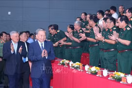 Tổng Bí thư Tô Lâm dự giao lưu nghệ thuật 'Khắc ghi lời Bác - vang nhịp quân hành'