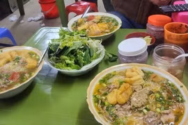 Khách đề nghị quán bún riêu '1,2 triệu đồng' được bán trở lại sau lời xin lỗi