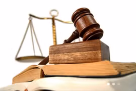 Có thể truy cứu trách nhiệm hình sự người đứng đầu nếu ban hành văn bản trái pháp luật