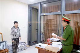 Chủ tiệm tạp hóa bị khởi tố vì mua hóa đơn giá trị gia tăng khống