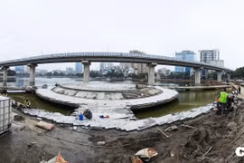 Sân khấu nổi 'độc nhất' ở Hà Nội đang dần lộ hình hài