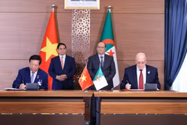 Việt Nam - Algeria ký kết nhiều văn kiện hợp tác quan trọng