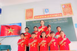 Cô giáo gieo chữ nơi đại ngàn: 'Nếu tôi không ở đây, những đứa trẻ sẽ ra sao?'