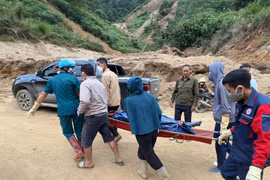 Lào Cai: Đã tìm thấy thi thể cuối cùng trong vụ xe bán tải bị sạt lở đất đá làm 3 người tử vong