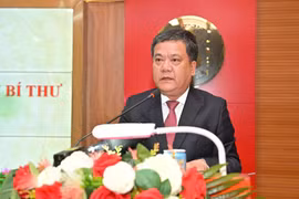 Ông Trần Phong được điều động giữ chức Phó Bí thư Tỉnh ủy và bầu làm Chủ tịch UBND tỉnh Khánh Hòa