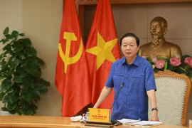 Xác lập rõ vị trí trung tâm của tổ hợp 'Kinh tế – Xã hội – Môi trường' trong định hướng phát triển