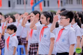 Tổ chức dạy hai buổi/ngày: Cảnh giác với biến tướng dạy thêm, học thêm thu tiền!