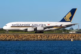 Người đàn ông 73 tuổi nhận án tù vì sàm sỡ 4 tiếp viên hàng không Singapore