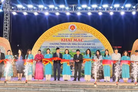 Ấn tượng Lễ khai mạc chương trình “Sắc màu du lịch Đất Tổ” tại Phú Thọ