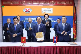 Vinacomin ký kết Hợp đồng mua bán than với đối tác Lào