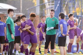 ĐT Việt Nam rèn thể lực, sẵn sàng đấu Thái Lan tại Chung kết AFF Cup lượt về
