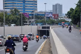 Hà Nội đề xuất cấm xe máy xăng trong vành đai 1 theo khung giờ, tiến tới mở rộng vùng phát thải thấp
