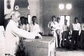 “Đi bỏ phiếu hưởng dụng quyền dân chủ”- Ngày vui sướng của đồng bào ta