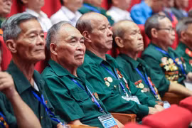 Gần 2 triệu người có công được tặng quà nhân dịp kỷ niệm trọng đại của đất nước