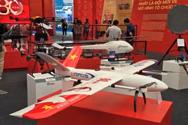 Loạt UAV, súng tiểu liên hiện đại của Bộ Công an thu hút người xem tại Triển lãm thành tựu đất nước