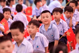 Hôm nay (22/8) học sinh lớp 1, lớp 9 và lớp 12 tại Ninh Bình tựu trường