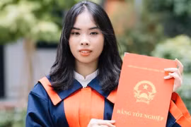 Thủ khoa vào lớp 10 Hà Nội: Cô bé dân tộc Tày, không học thêm, đỗ cùng lúc hai trường top đầu