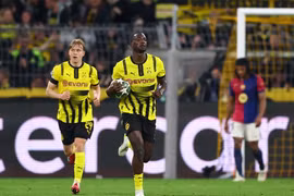 Thua sốc Dortmund, Barca vẫn giành quyền vào bán kết Champions League