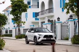 Doanh số ô tô Toyota tăng vọt, xe nhập khẩu tiếp tục áp đảo