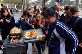 Hà Nội tăng cường kiểm soát an toàn thực phẩm trường học