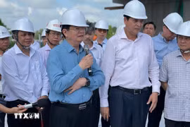 Phó Thủ tướng Mai Văn Chính kiểm tra tiến độ cầu Bình Gởi thuộc Vành đai 3 TP HCM