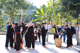 Khảo sát phát triển du lịch cộng đồng gắn với văn hóa đồng bào dân tộc thiểu số ở Phú Đình