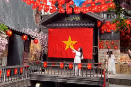 Quán cà phê 'gây sốt' vì cho thuê 1000 trang phục miễn phí dịp lễ 30/4