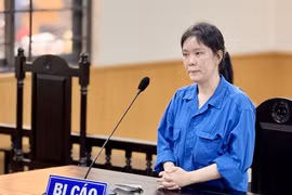 Nhân viên ngân hàng dùng tiền vay vốn của khách để trả nợ cá nhân