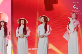 'Em xinh say hi' mang năng lượng tích cực, chung tay ủng hộ đồng bào vùng lũ