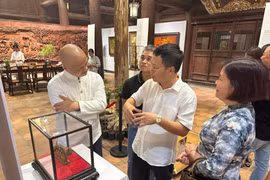 Trầm hương và sơn mài cùng kể chuyện bản sắc Việt qua triển lãm 'Sắc Tâm'