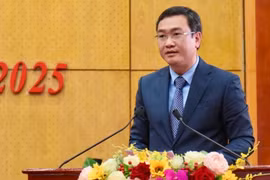 Phê chuẩn ông Nguyễn Cảnh Toàn giữ chức Chủ tịch UBND tỉnh Lạng Sơn