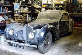 Bugatti trị giá 4 triệu đô được tìm thấy trong nhà kho sau 50 năm