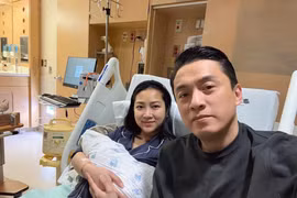 Ca sĩ Lam Trường hạnh phúc đón con trai chào đời