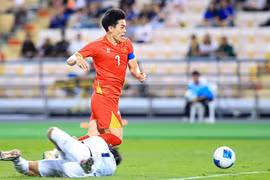 Đình Bắc lỡ Gala Quả bóng vàng để hội quân U23 Việt Nam